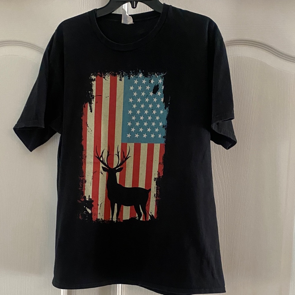 Men's Navy Graphic Tee with Deer and Flag Design